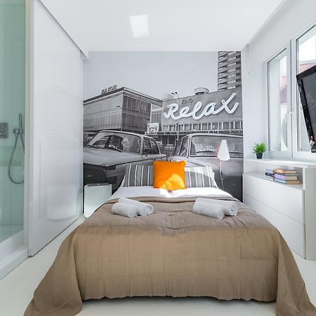 ורשה Rent Like Home - Aleja Wyzwolenia 14A מראה חיצוני תמונה